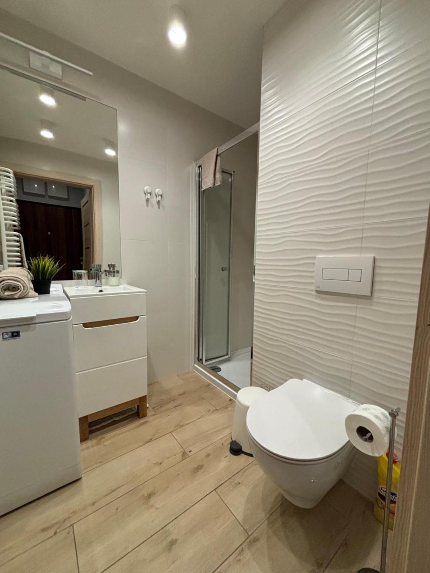 Chopin Park Lux Apartment, Self Check-in 24h, Free Parking, Air-conditioning Apartment