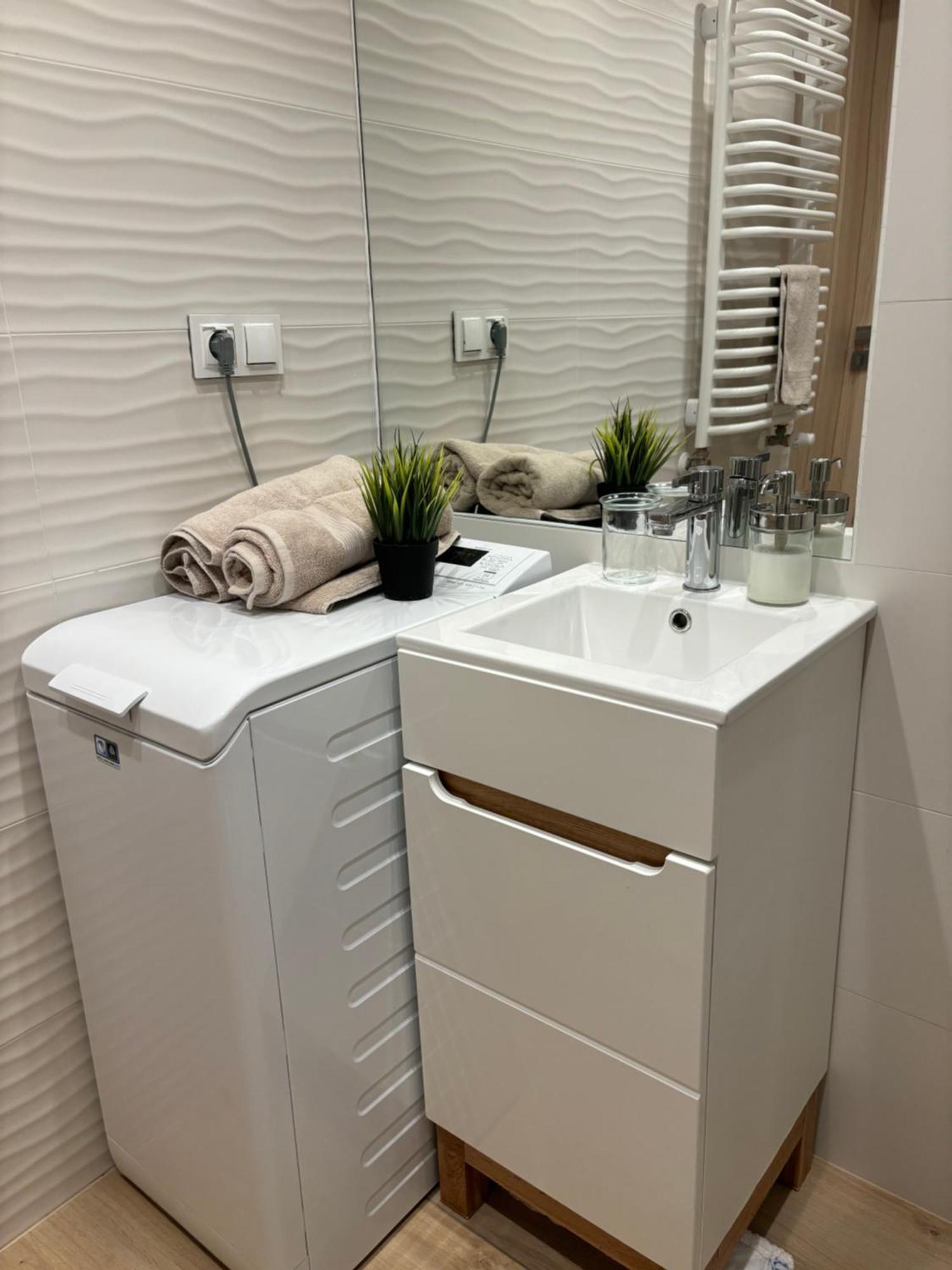 Chopin Park Lux Apartment, Self Check-in 24h, Free Parking, Air-conditioning Apartment