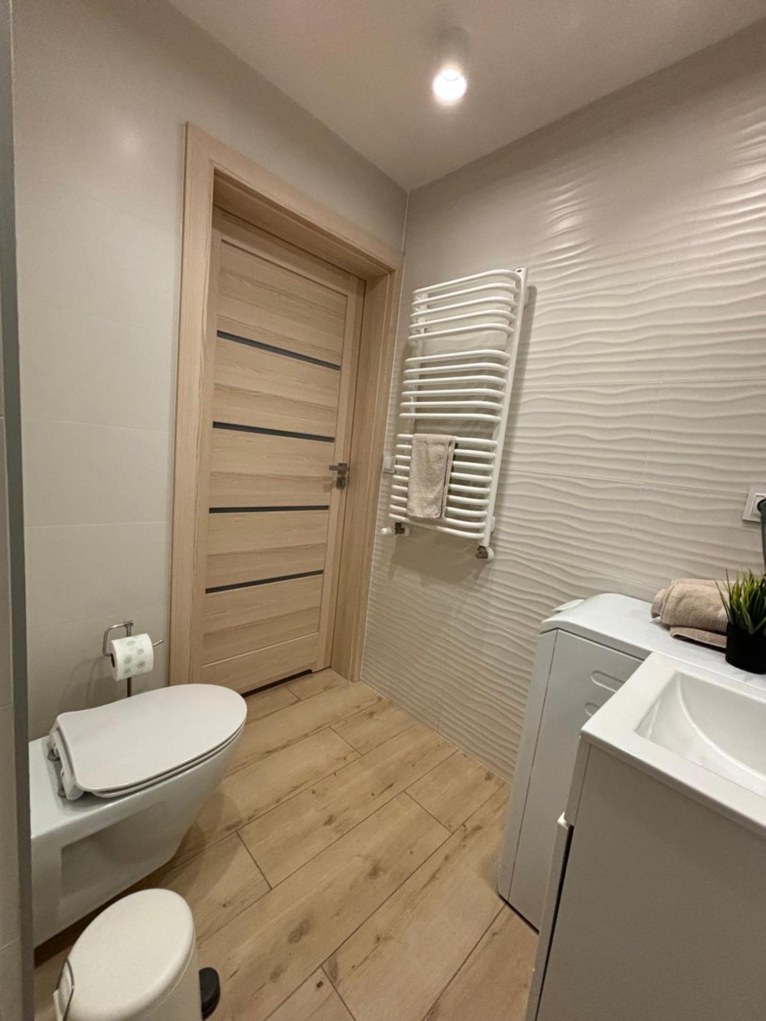 Chopin Park Lux Apartment, Self Check-in 24h, Free Parking, Air-conditioning Apartment *
